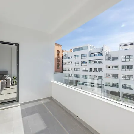 Apartman Casa Esmeralda, 7 Min To Beach, Garage Estepona