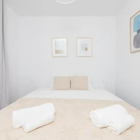 Apartman Casa Esmeralda, 7 Min To Beach, Garage Estepona