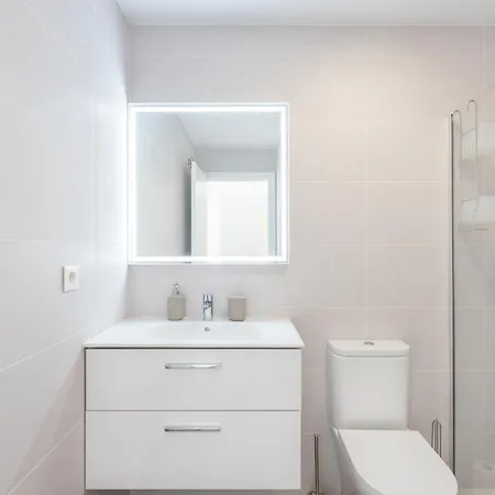 Casa Esmeralda, 7 Min To Beach, Garage דירה