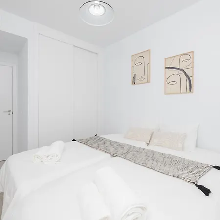 Apartamento Casa Esmeralda, 7 Min To Beach, Garage