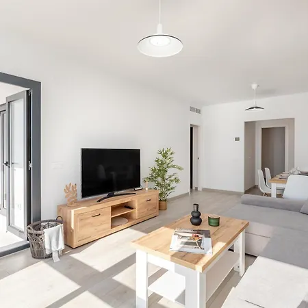 Casa Esmeralda, 7 Min To Beach, Garage דירה אסטפונה