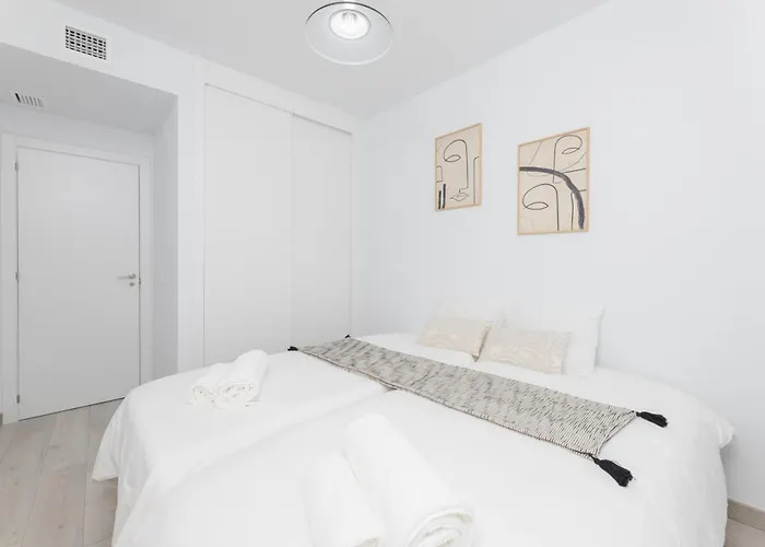 Appartamento Casa Esmeralda, 7 Min To Beach, Garage